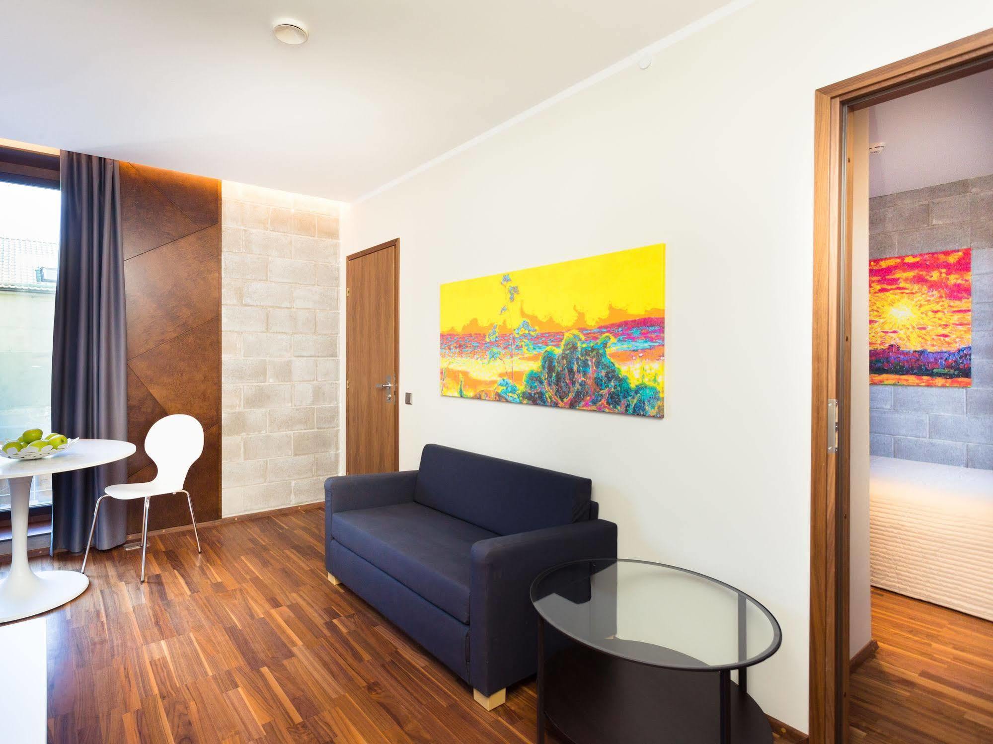 Konrad Old Town Aparthotel タルトゥ エクステリア 写真