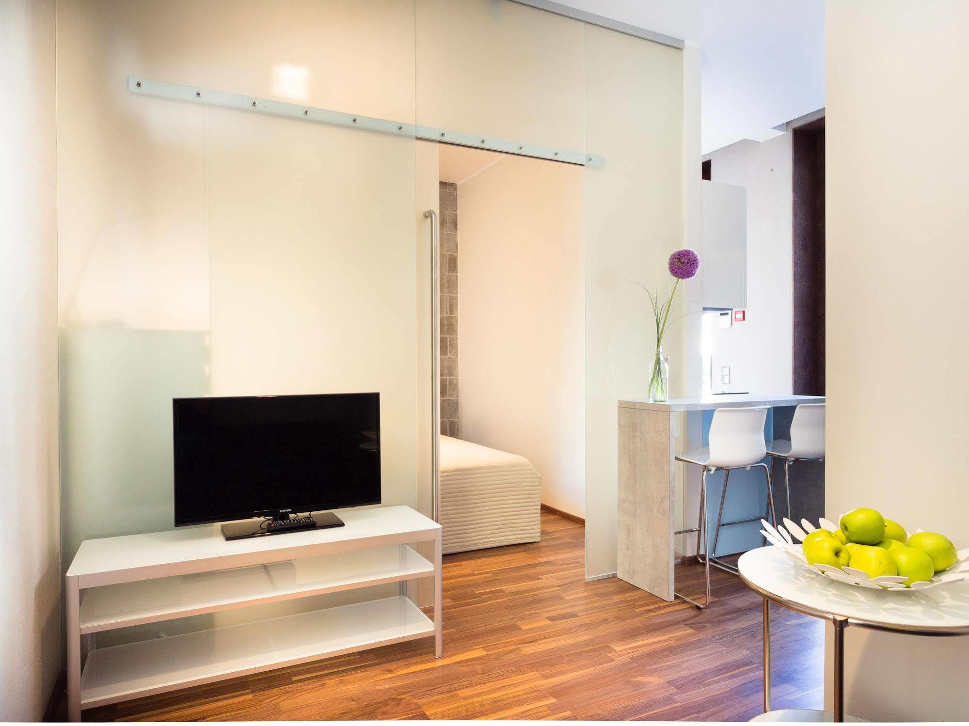 Konrad Old Town Aparthotel タルトゥ エクステリア 写真